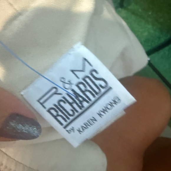 Elegant Cream Embroidered Women's Jacket p69 - Picture 4 of 5